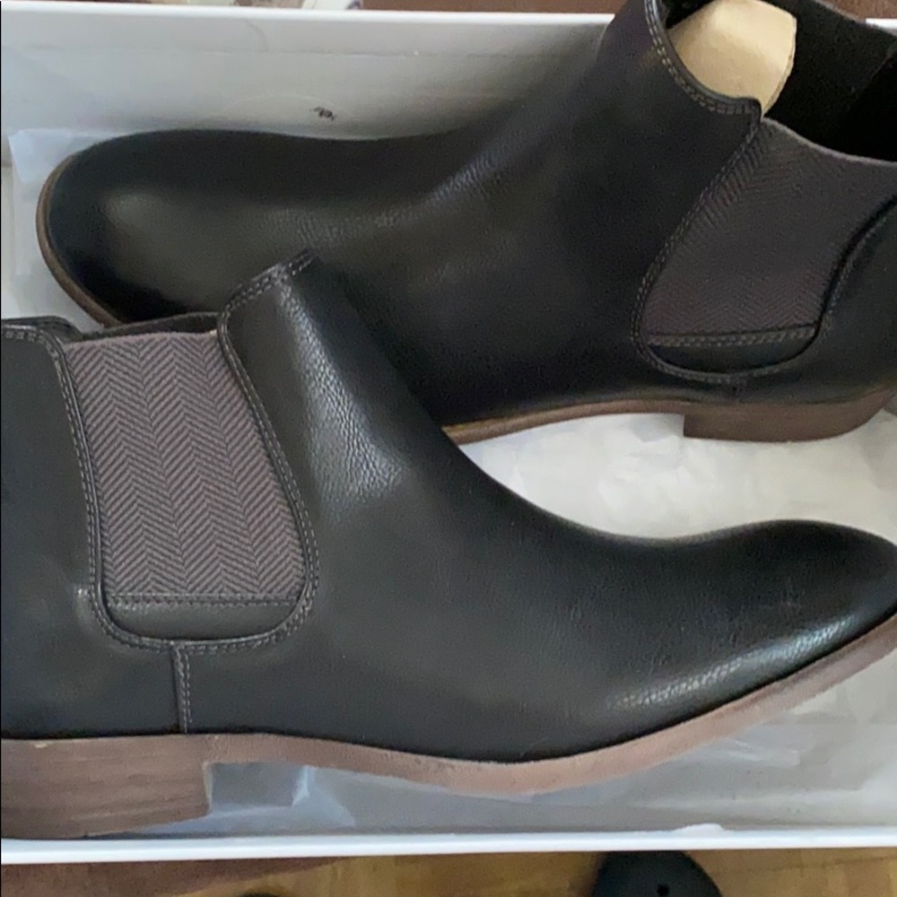 Black Leather Chelsea Boots